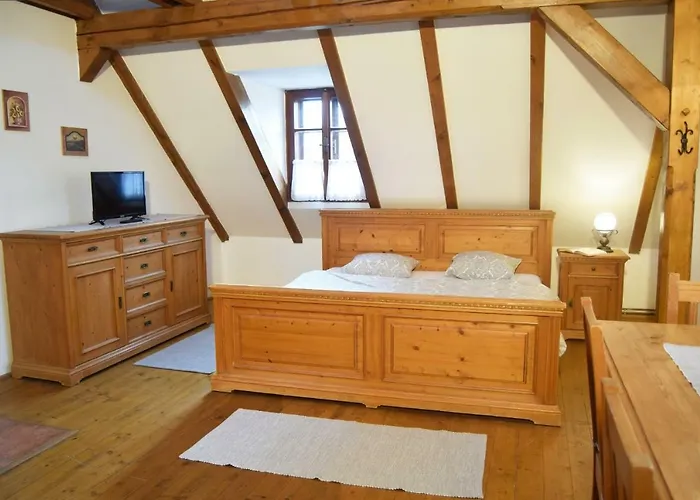 Bucicky Mlyn بيت ضيافة *